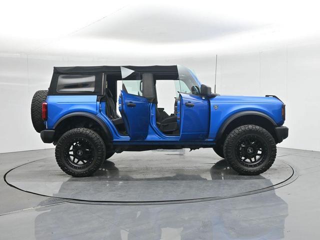 Photo of 2021 Blue Ford Bronco