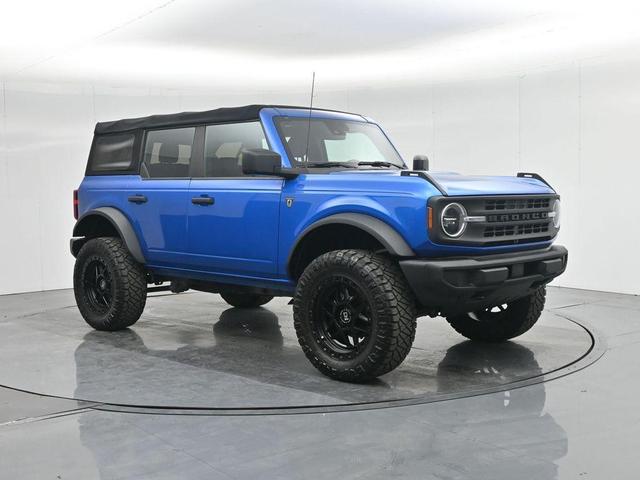 Photo of 2021 Blue Ford Bronco