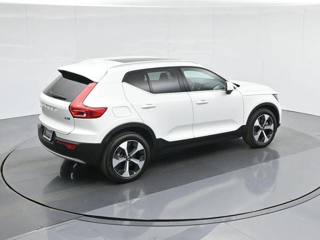 Photo of 2025 Crystal White Pearl Volvo XC40