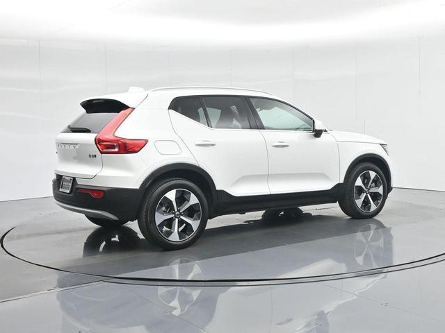 Photo of 2025 Crystal White Pearl Volvo XC40
