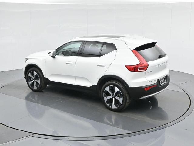 Photo of 2025 Crystal White Pearl Volvo XC40