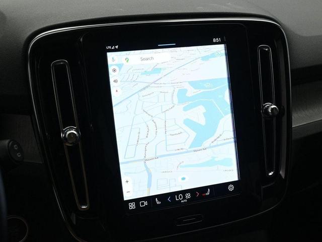 Photo of 2025 Crystal White Pearl Volvo XC40