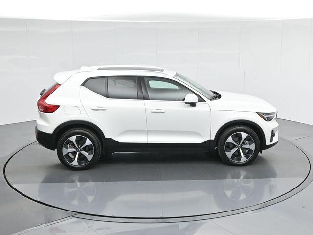 Photo of 2025 Crystal White Pearl Volvo XC40