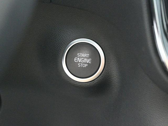 Photo of 2025 Crystal White Pearl Volvo XC40