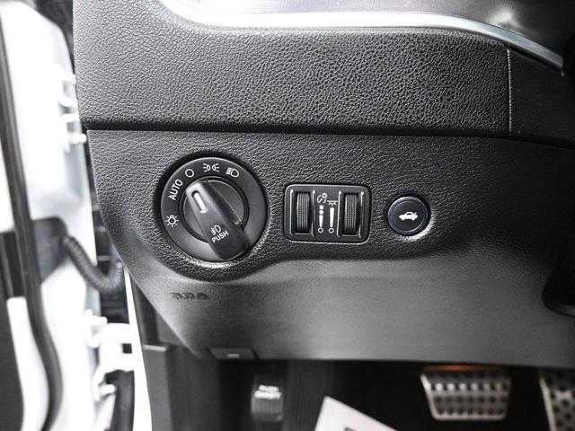 Photo of 2021 White Knuckle Clearcoat Dodge Charger