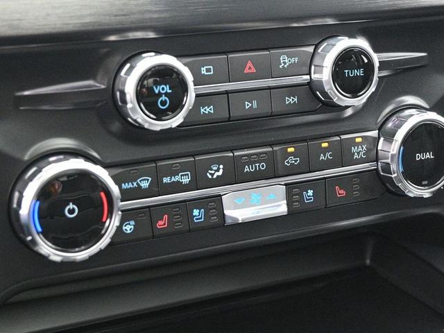 Photo of 2025 Black Ford F-250