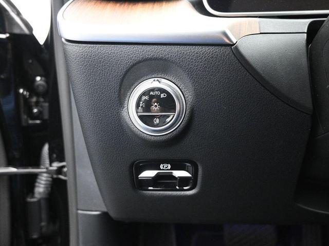 Photo of 2024 Black Mercedes-Benz C-Class