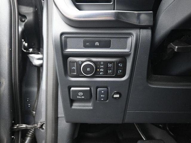 Photo of 2025 Gray Metallic Ford F-150
