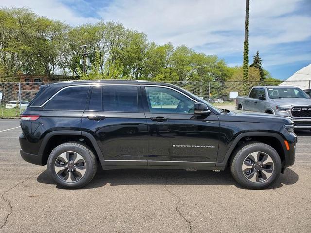 Photo of 2025 Diamond Black Jeep Grand Cherokee 4xe