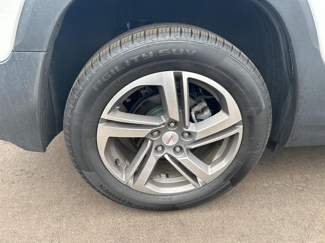 Photo of 2018 Summit White GMC Terrain