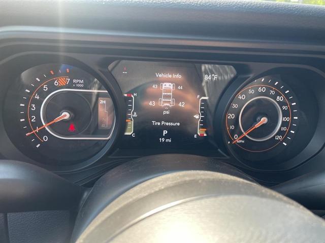 Photo of 2025 Granite Crystal Clearcoat Metallic Jeep Wrangler