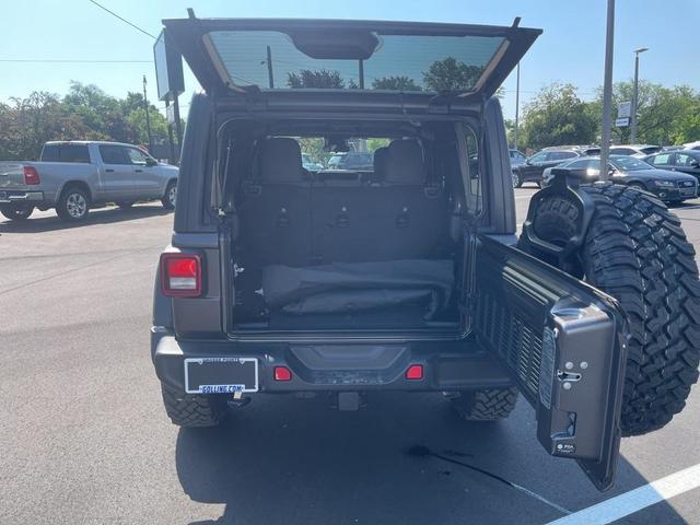 Photo of 2025 Granite Crystal Clearcoat Metallic Jeep Wrangler