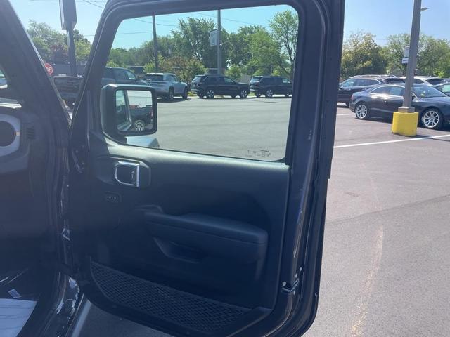 Photo of 2025 Granite Crystal Clearcoat Metallic Jeep Wrangler