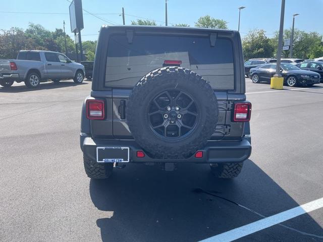 Photo of 2025 Granite Crystal Clearcoat Metallic Jeep Wrangler