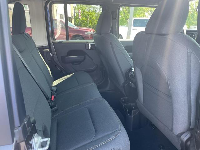 Photo of 2025 Granite Crystal Clearcoat Metallic Jeep Wrangler