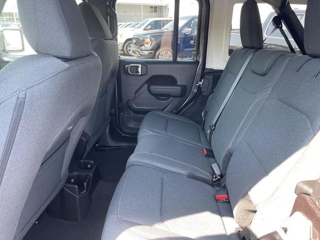 Photo of 2025 Granite Crystal Clearcoat Metallic Jeep Wrangler