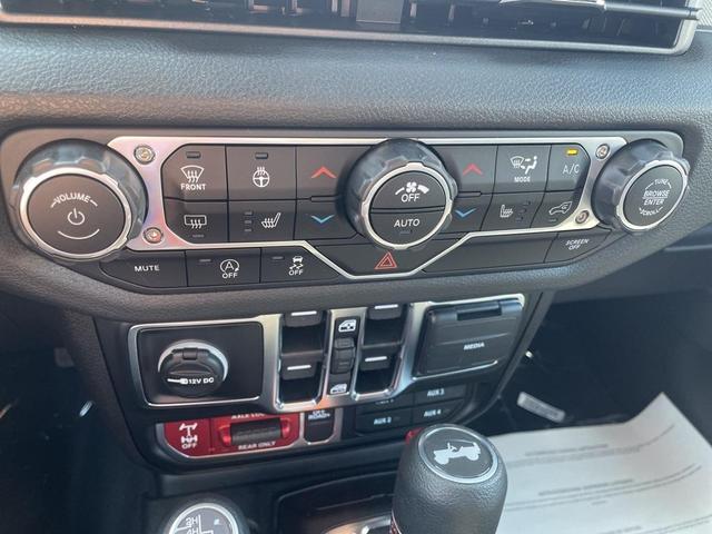 Photo of 2025 Granite Crystal Clearcoat Metallic Jeep Wrangler