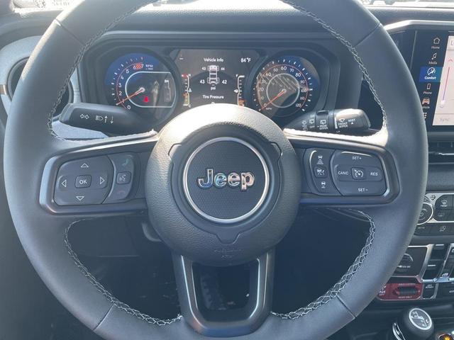 Photo of 2025 Granite Crystal Clearcoat Metallic Jeep Wrangler