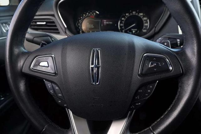 Photo of 2015 Tahitian Pearl Metallic Lincoln MKC