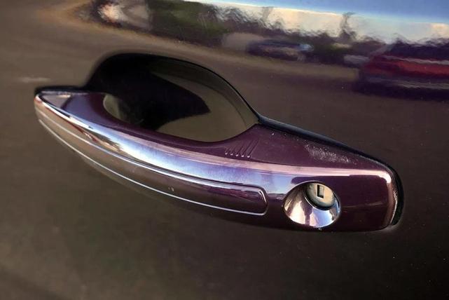 Photo of 2015 Tahitian Pearl Metallic Lincoln MKC