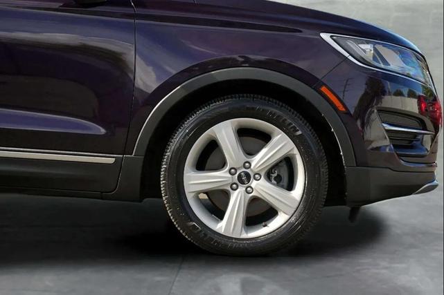 Photo of 2015 Tahitian Pearl Metallic Lincoln MKC