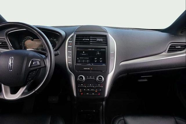Photo of 2015 Tahitian Pearl Metallic Lincoln MKC
