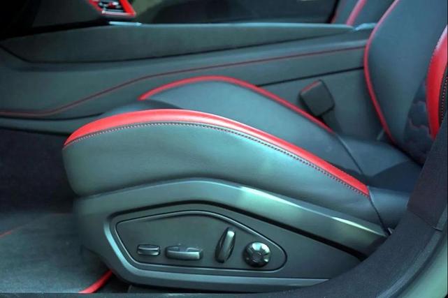 Photo of 2023 Mythos Black Metallic Audi RS e-tron GT