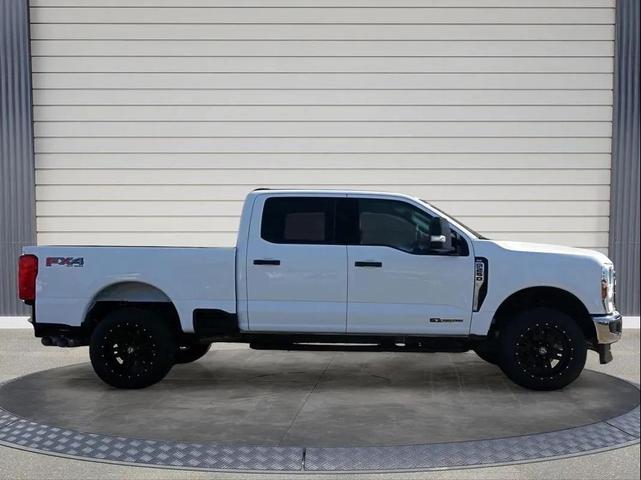 Photo of 2024 Oxford White Ford F-250