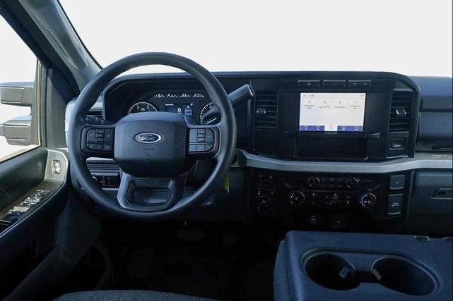 Photo of 2024 Oxford White Ford F-250