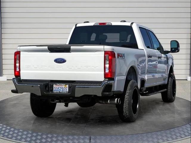 Photo of 2024 Oxford White Ford F-250