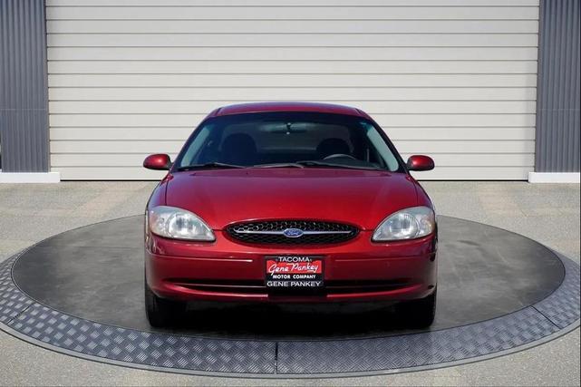 Photo of 2002 Matador Red Clearcoat Metallic Ford Taurus