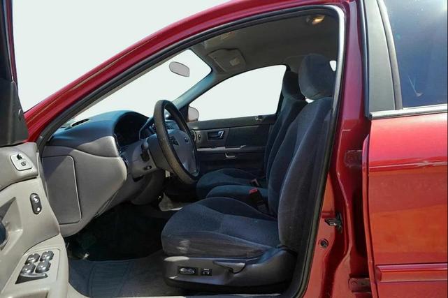 Photo of 2002 Matador Red Clearcoat Metallic Ford Taurus