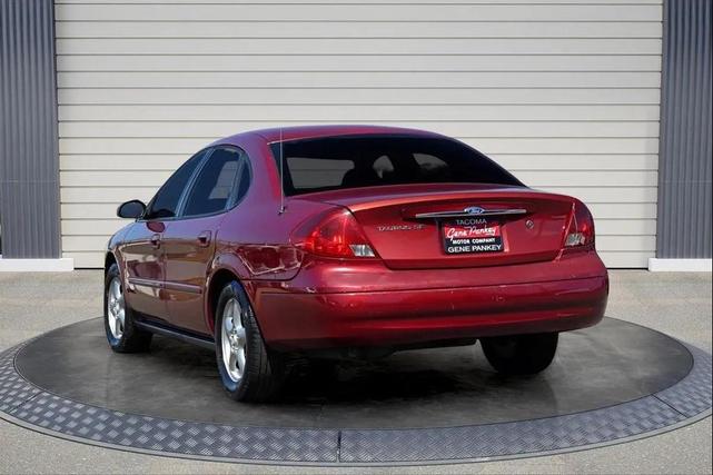 Photo of 2002 Matador Red Clearcoat Metallic Ford Taurus