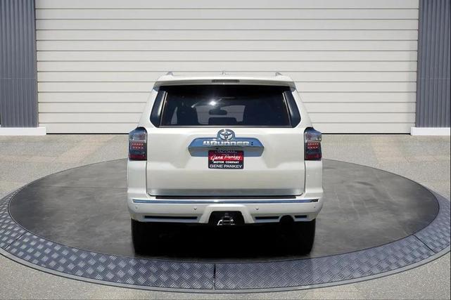 Photo of 2016 Blizzard Pearl Toyota 4Runner