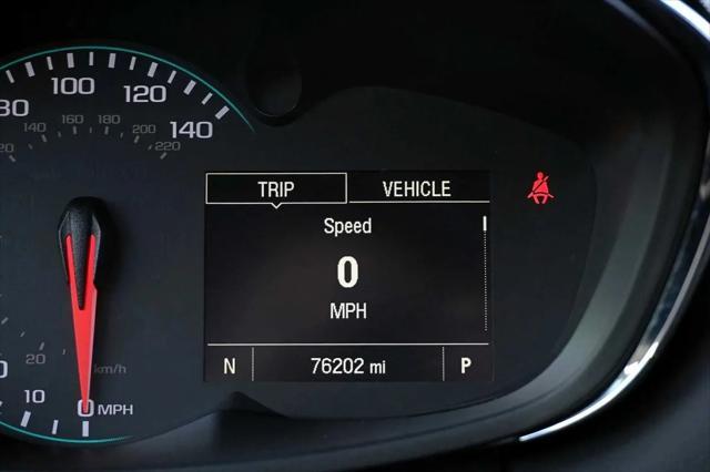 Photo of 2017 White Chevrolet Trax