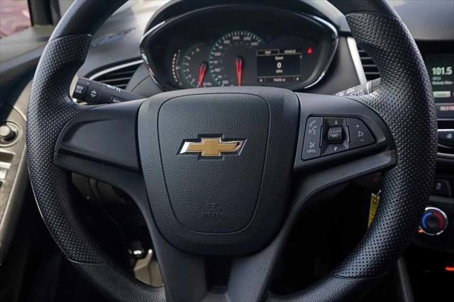 Photo of 2017 White Chevrolet Trax