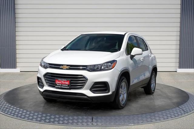 Photo of 2017 White Chevrolet Trax