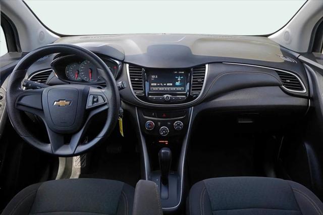 Photo of 2017 White Chevrolet Trax