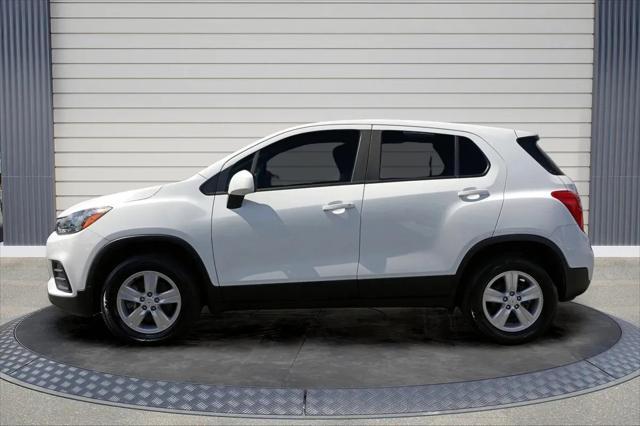 Photo of 2017 White Chevrolet Trax