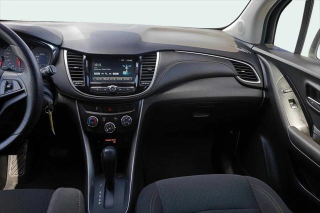 Photo of 2017 White Chevrolet Trax
