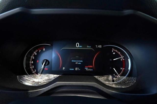 Photo of 2020 Off white Toyota RAV4