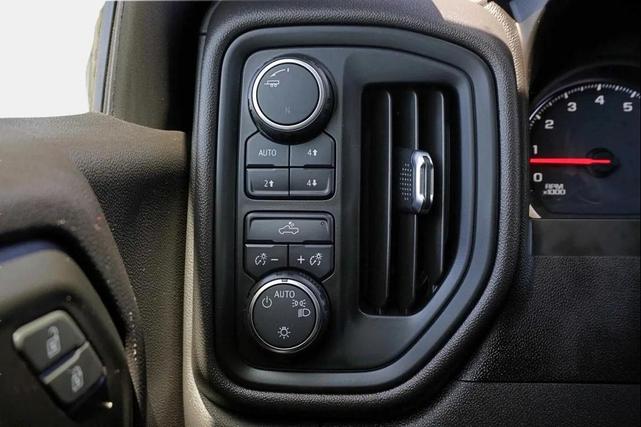 Photo of 2020 Silver Ice Metallic Chevrolet Silverado 1500