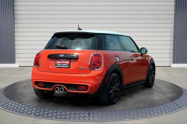 Photo of 2021 Solaris Orange Metallic MINI Hardtop