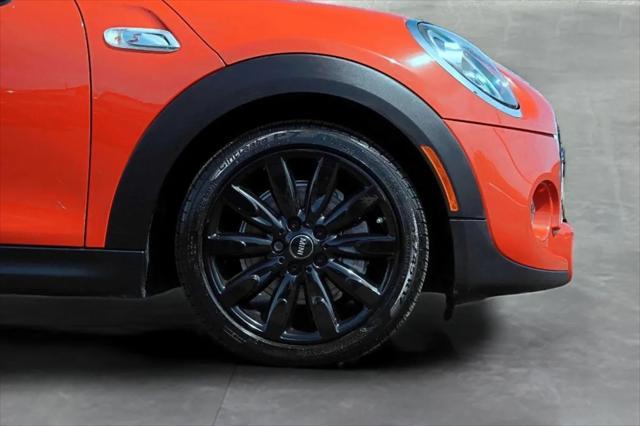 Photo of 2021 Solaris Orange Metallic MINI Hardtop