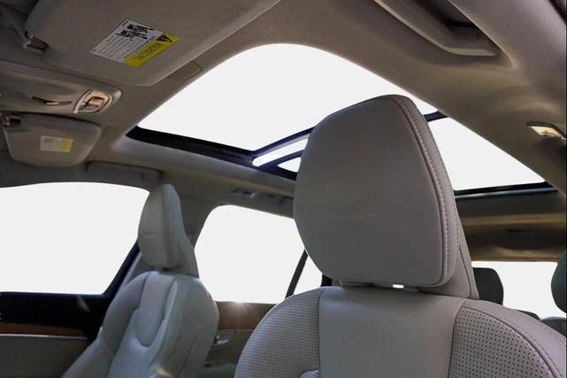 Photo of 2019 Blue Volvo XC90