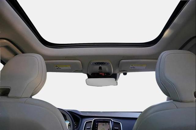 Photo of 2019 Blue Volvo XC90