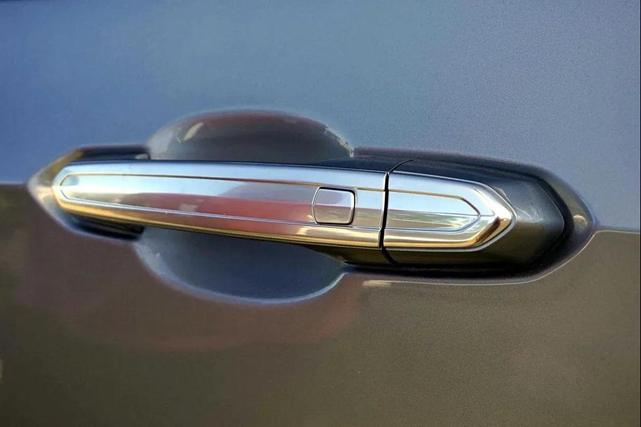 Photo of 2023 Stellar Black Metallic Cadillac XT6