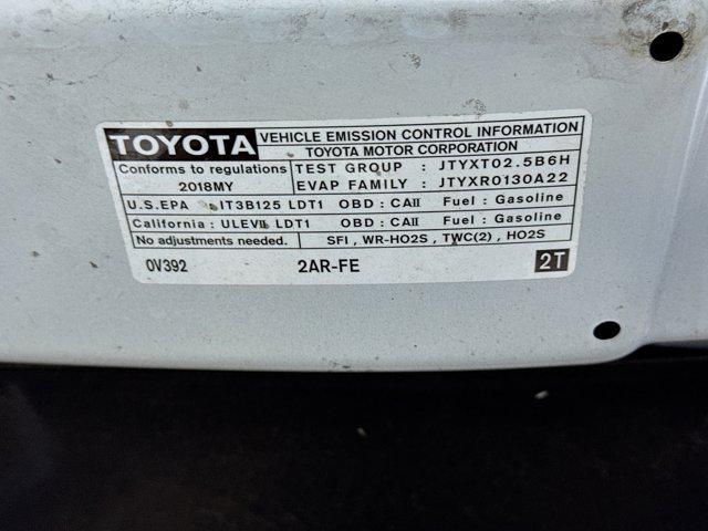Photo of 2018 Super White Toyota RAV4