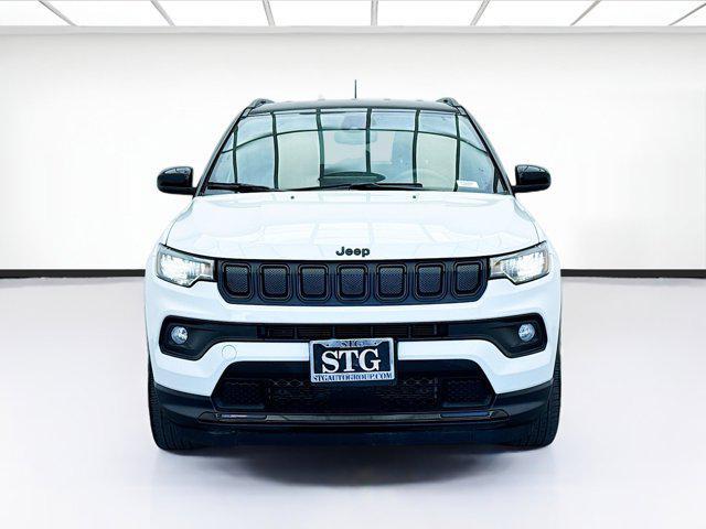 Photo of 2022 Bright White Clearcoat Jeep Compass