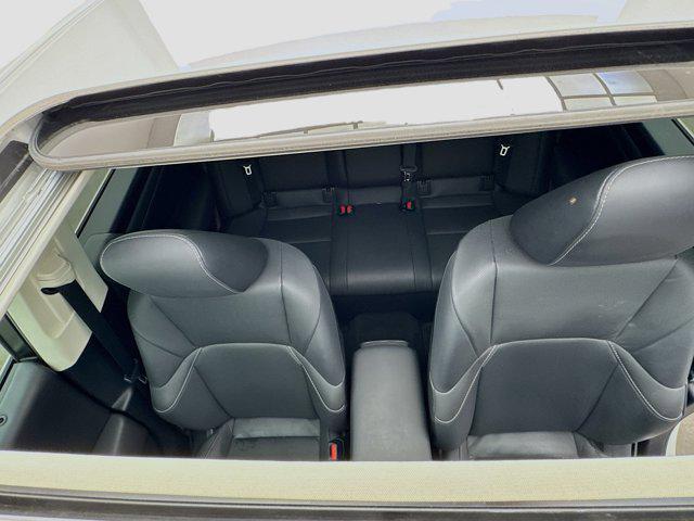 Photo of 2023 Eminent White Pearl Lexus ES 300h